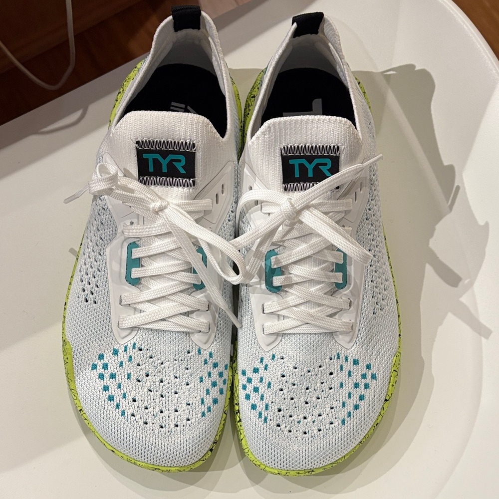 TYR dropzero trainers - size 8 (39.5 EU)